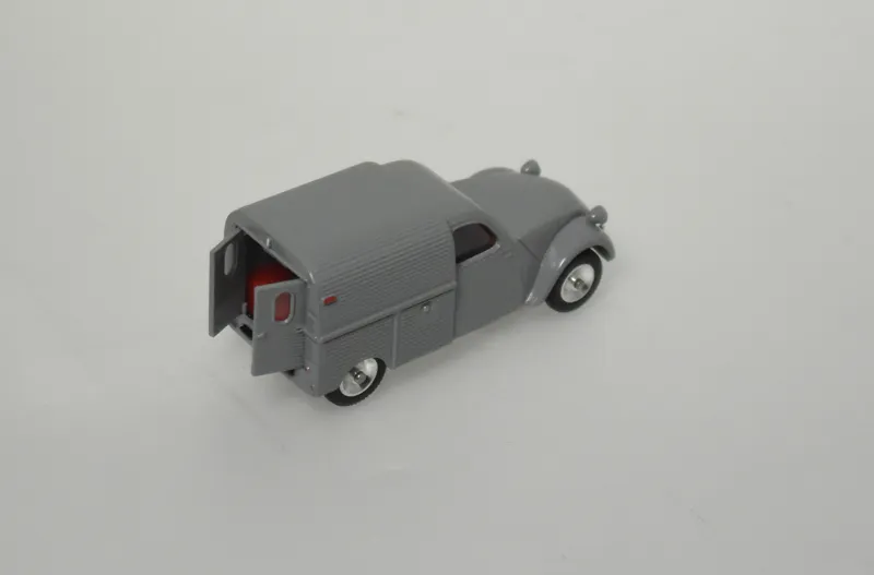voitures-miniatures-minialuxe-Citroën-2CV-Camionnette-2-portes-gris-8.webp