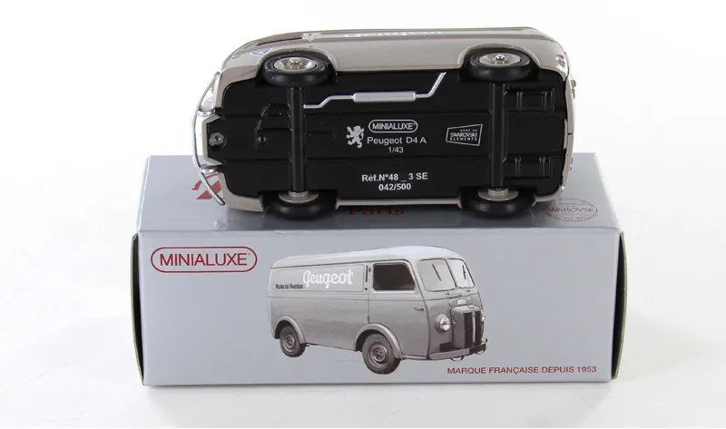 voitures-miniatures-minialuxe-Peugeot-D4-A-marron-3.webp