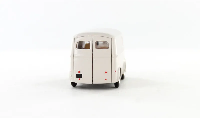 voitures-miniatures-minialuxe-Peugeot-D4-A-beige-5.webp