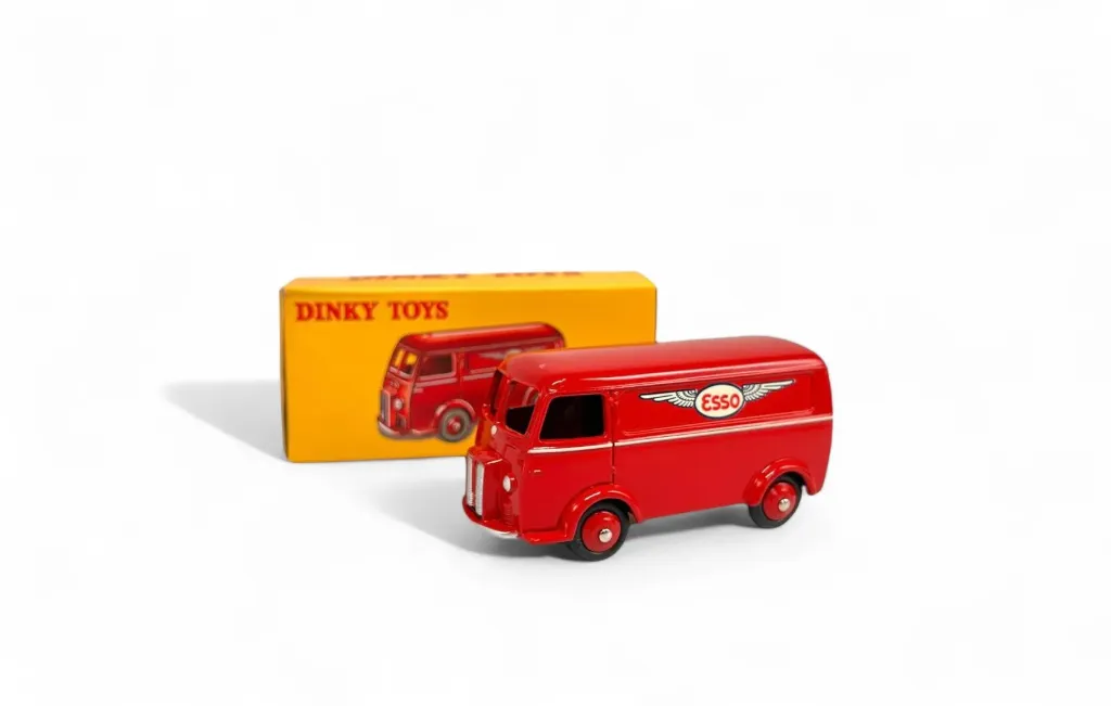 1:43 FOURGON TOLE PEUGEOT "ESSO"