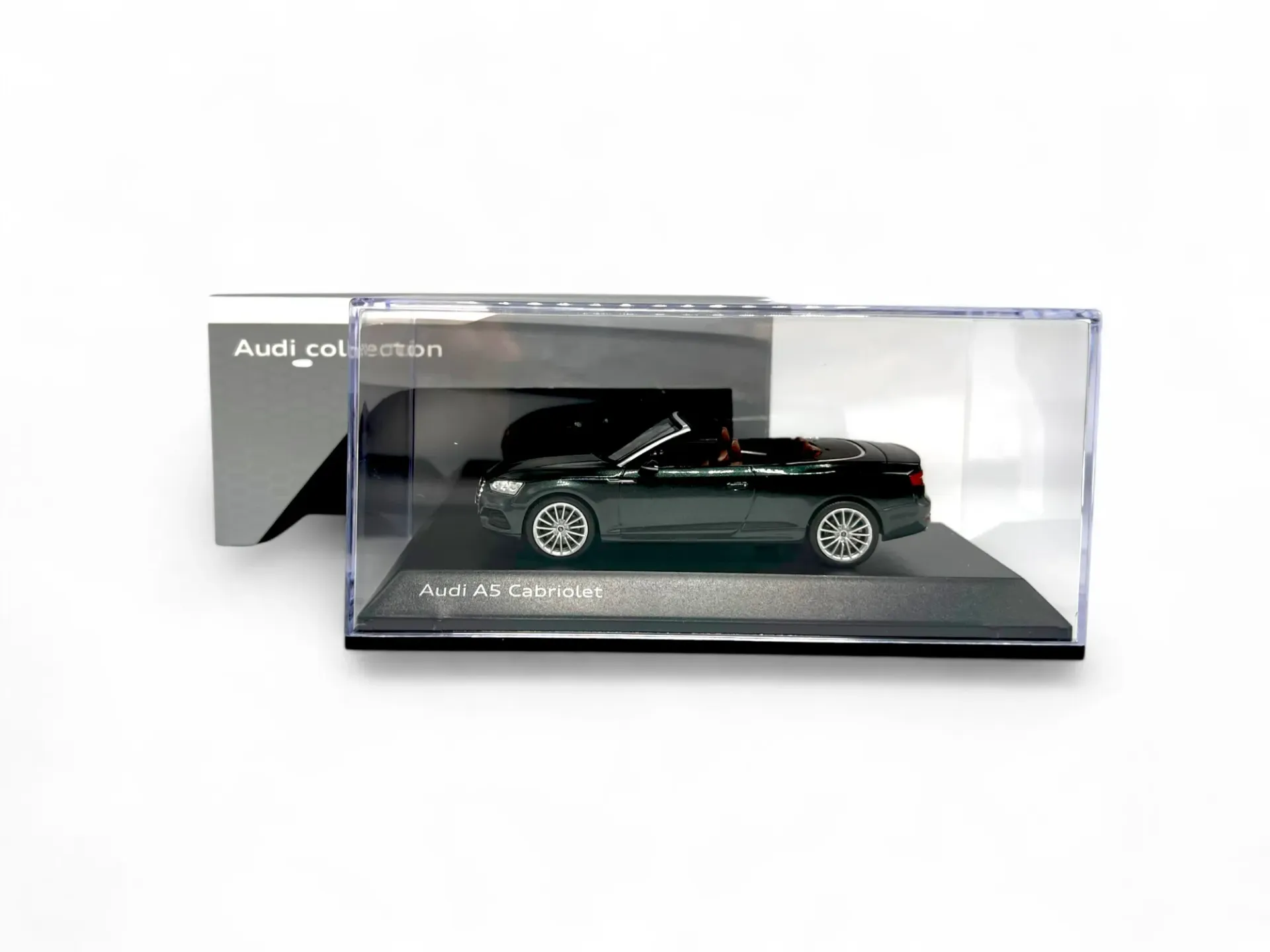 [501.17.053.33] 1:43 AUDI A5 CABRIOLET - VERT