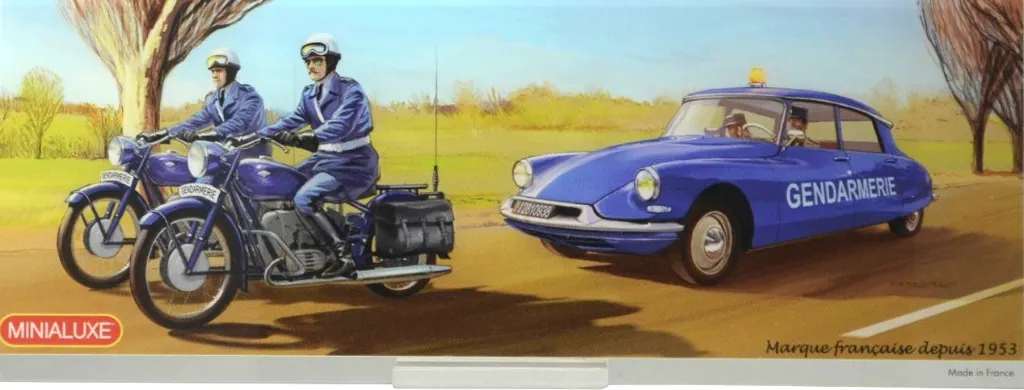 [DIO_34_9] Diorama DS Gendarmerie