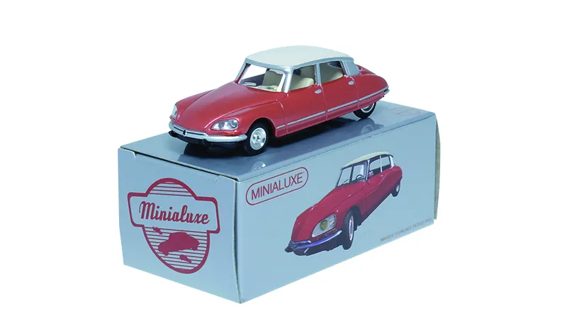 1:66 CITROEN DS 21 ROUGE