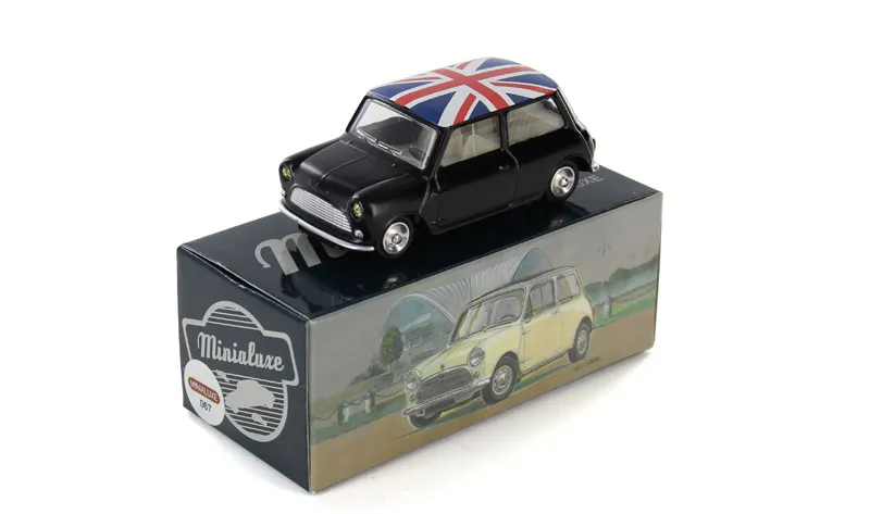 [31_1] 1:43 MORRIS MINOR BABY NOIR DRAPEAU UK